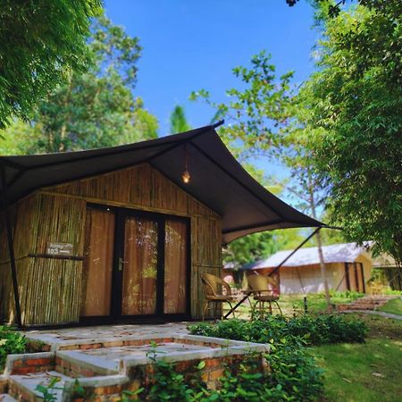 "D'Bamboo Kamp" Desa Wisata Ekang Lagoi Eksteriør bilde