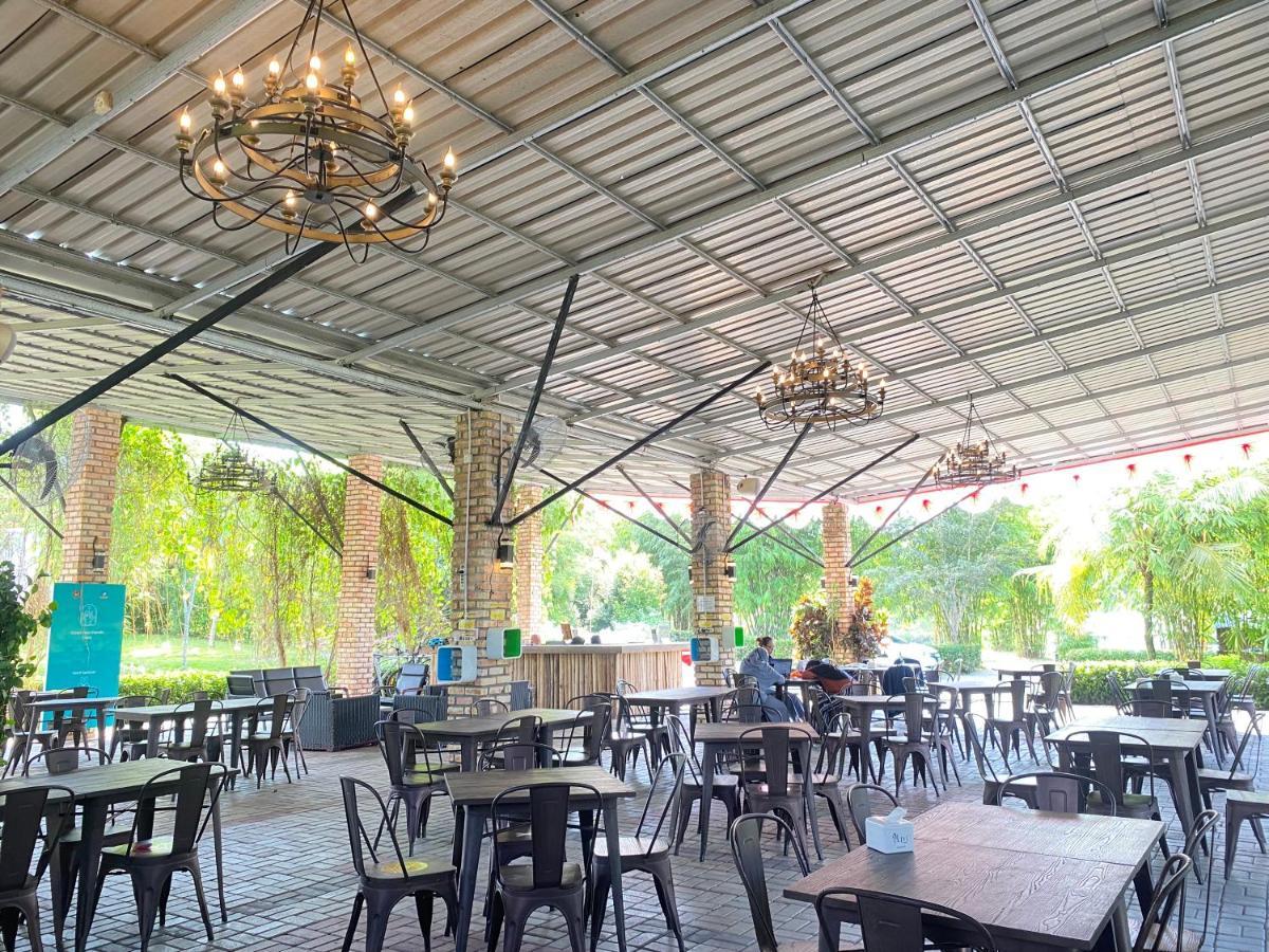 "D'Bamboo Kamp" Desa Wisata Ekang Lagoi Eksteriør bilde